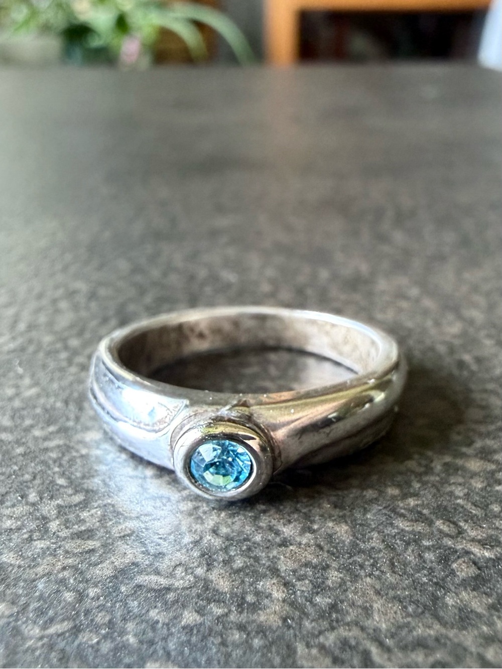 Sterling Silver Blue Topaz Bezel Set Ring - size 6